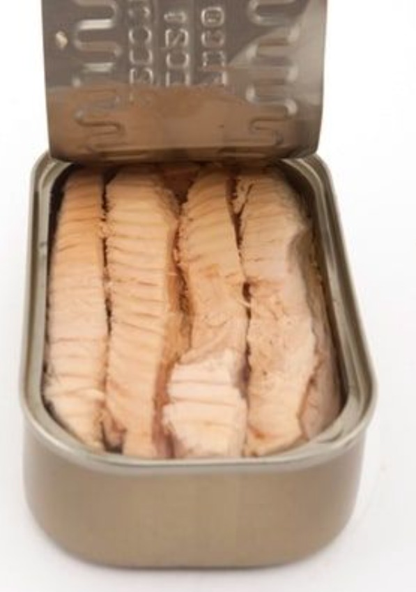 Ensalada de pepino, tomate y menta con melva en conserva